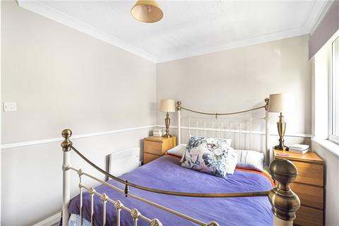 18 Connaught Gardens, Morden, SM4 6DB