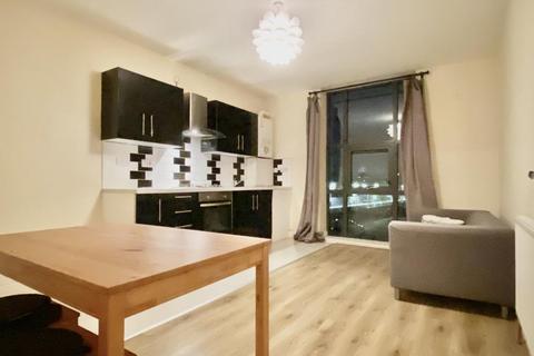 1 bedroom flat to rent, caxton road , SW19