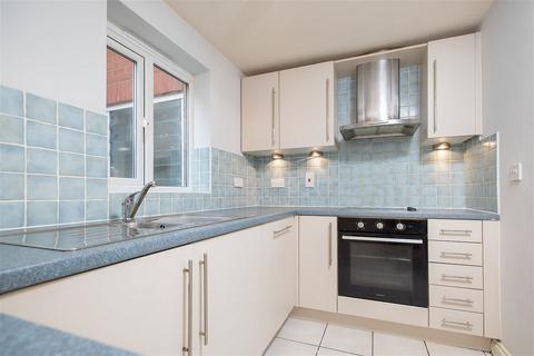 Flat 2, Knoll Court Reservoir Road, Kettering, NN16 9QG