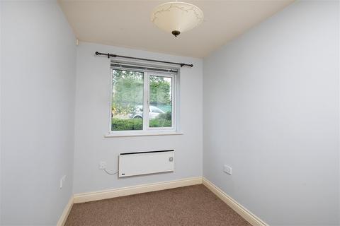 Flat 2, Knoll Court Reservoir Road, Kettering, NN16 9QG