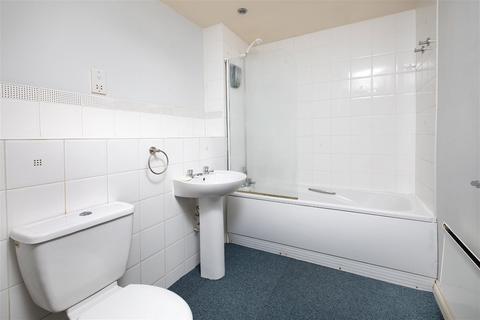 Flat 2, Knoll Court Reservoir Road, Kettering, NN16 9QG