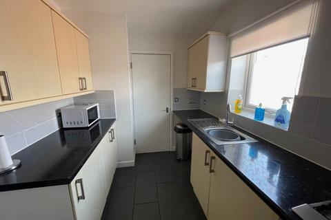 2 bedroom flat to rent, Listdama, Clifton Road, Weston-super-Mare