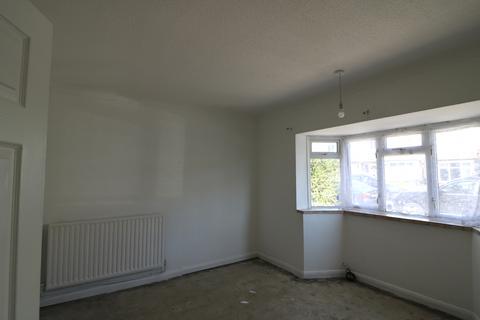 4 bedroom bungalow to rent, Tolworth Park Road, Surbiton KT6