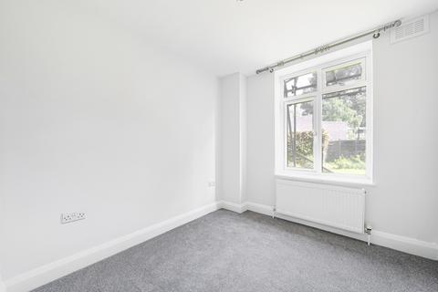 3 bedroom flat to rent, Foxgrove Avenue Beckenham BR3