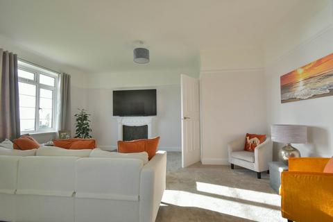 3 bedroom ground floor flat for sale, Bedford Avenue, Bexhill-on-Sea, TN40