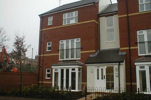 2 bedroom flat to rent, Huxley Court, Stratford-upon-Avon, CV37
