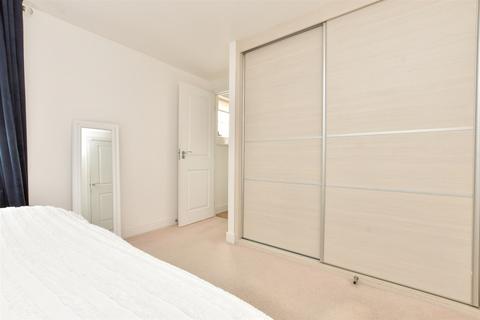 2 bedroom ground floor flat for sale, Albion Drive, Larkfield, Aylesford, Kent
