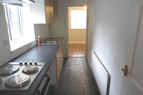 3 bedroom semi-detached house to rent, Minorca Place, Newcastle Upon Tyne NE3