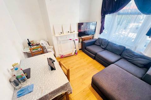 3 bedroom terraced house to rent, Barfield Road, London E11