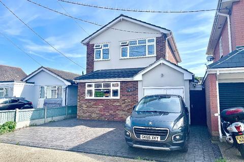 3 bedroom detached house to rent, Grafton Road, Canvey Island