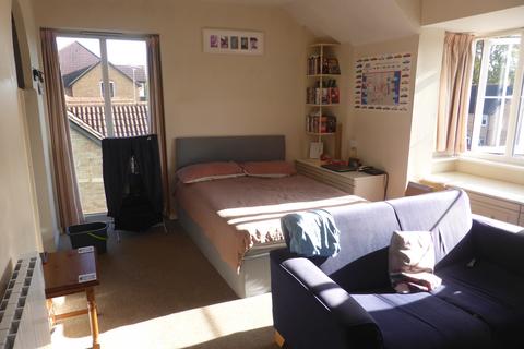 1 bedroom apartment to rent, Addlestone