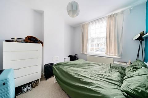 2 bedroom flat to rent, Portland Street London SE17
