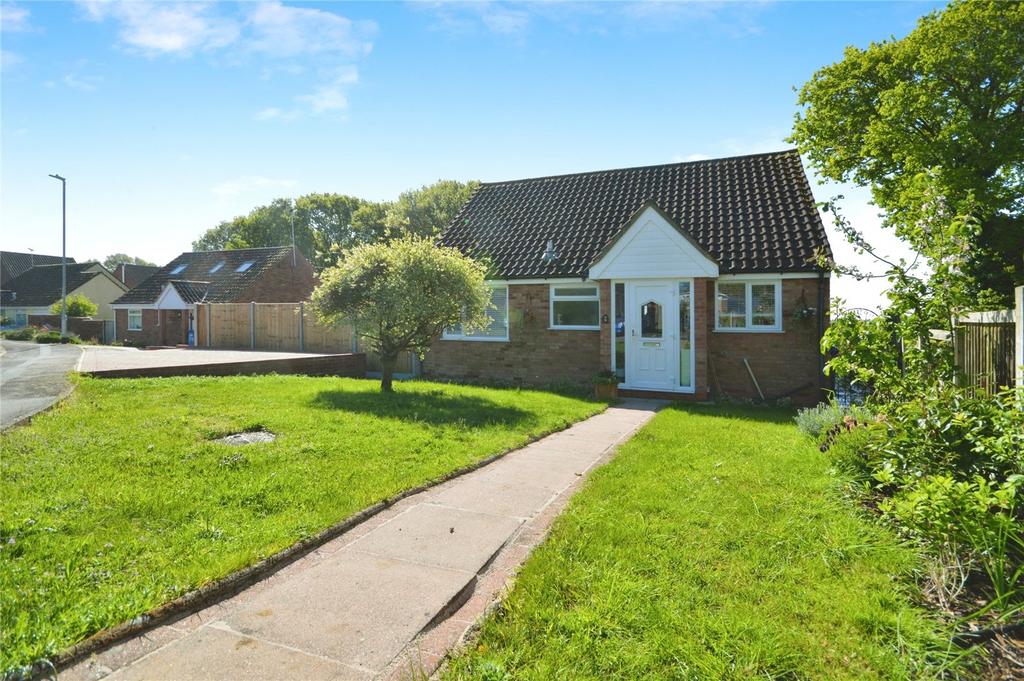 Merriam Close, Brantham, Manningtree... 3 bed bungalow for sale £325,000