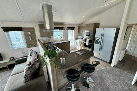 2 bedroom lodge for sale, Oaklands Holiday Park, Colchester Road, St Oyths CO16