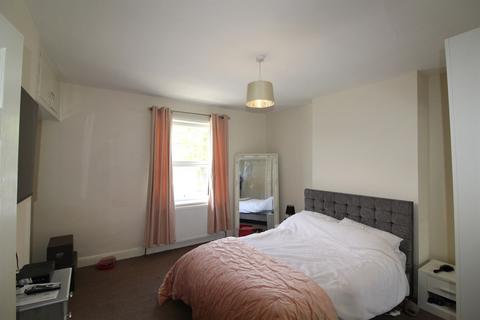 2 bedroom apartment to rent, Harrogate Road, Leeds