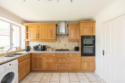 12 Cammo Hill, Edinburgh, EH4 8EY