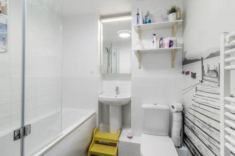 2 Bow Road, Brooklands, Milton Keynes, MK10 7GN