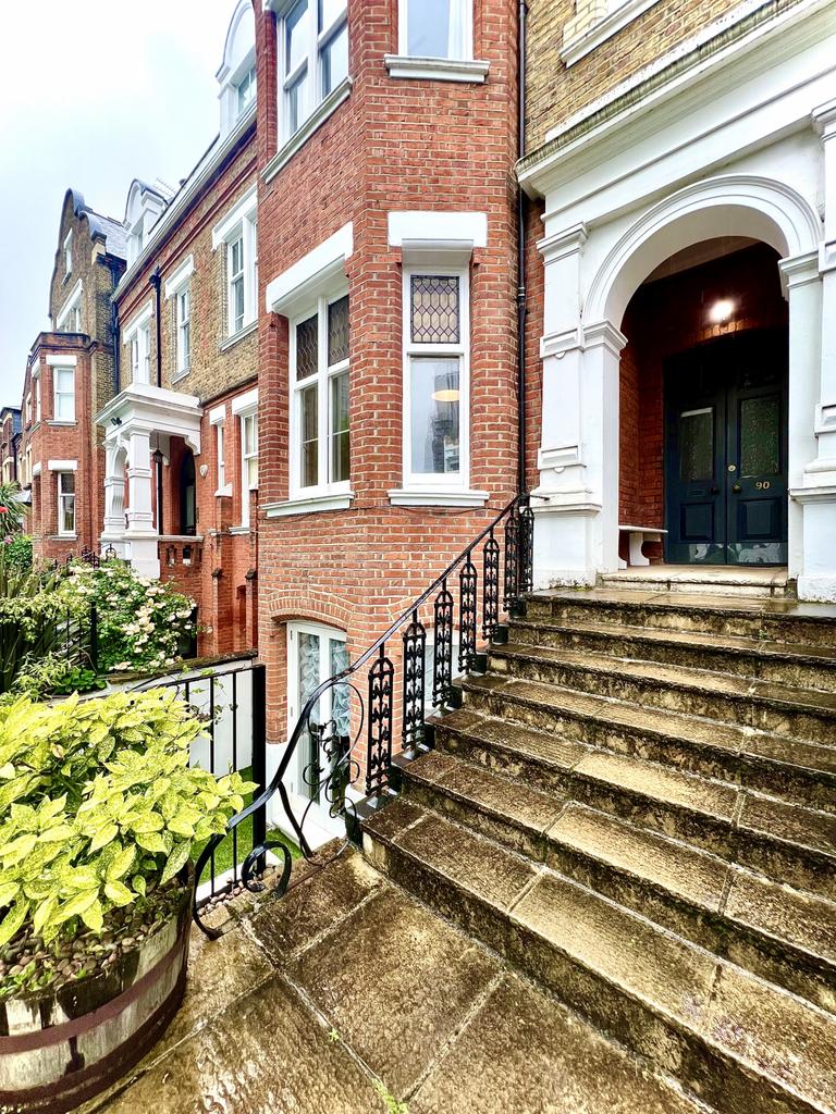 A Beautiful Top Floor, Self-Contained Studio Flat