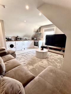 Studio to rent, Fellows Road, NW3