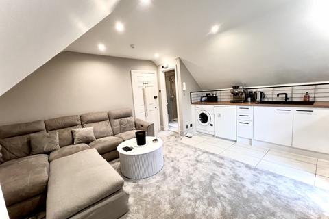 Studio to rent, Fellows Road, NW3