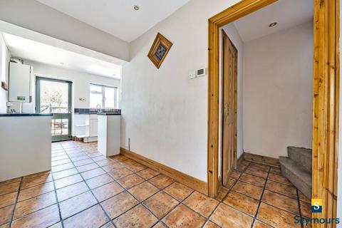 81 Rydes Hill Road, Guildford, GU2 9TY