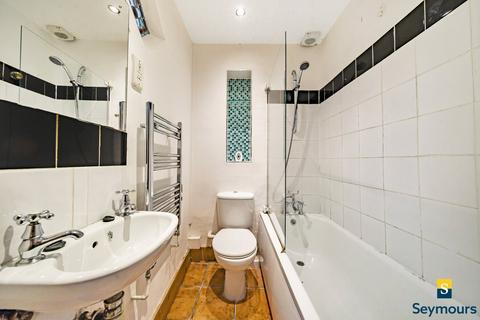 81 Rydes Hill Road, Guildford, GU2 9TY