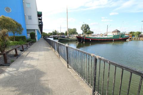 1 bedroom apartment to rent, Venture Court, Canal Road, Gravesend