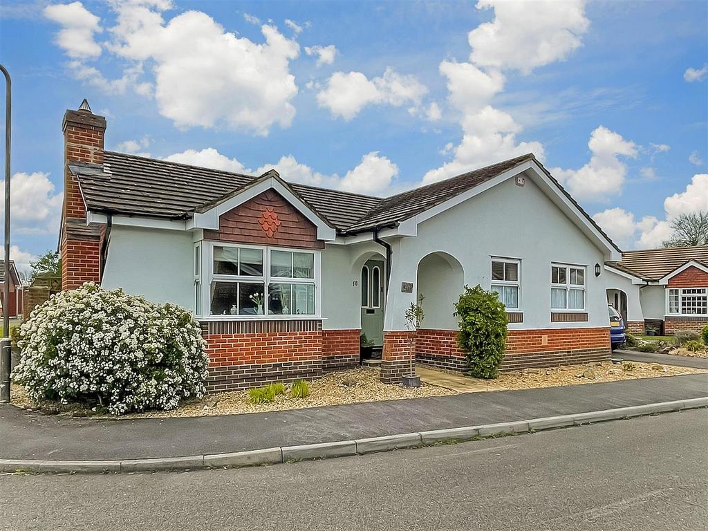 Wooldridge Walk, Climping, Littlehampton, West Sussex 3 bed detached