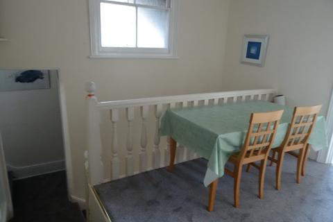 3 bedroom flat to rent, Fassett Road, Kingston upon Thames, KT1 2TD