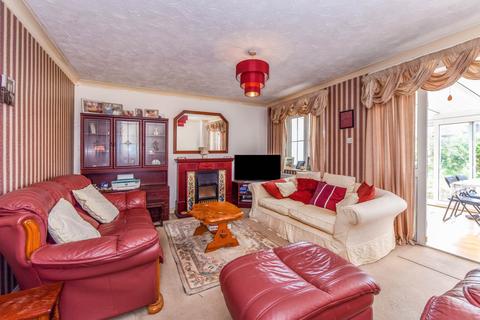 3 bedroom semi-detached house for sale, Manton Close, Bracklesham Bay, West Sussex