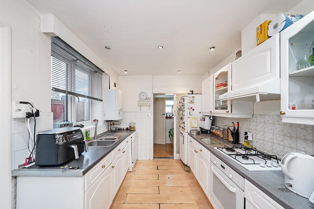 Titchfield Road, EN3 2 bed semidetached house for sale £379,995