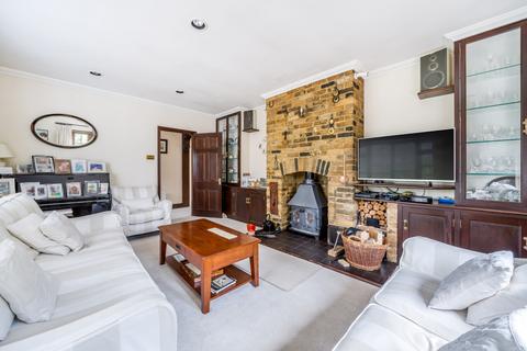 17 Downs Way, Great Bookham, Leatherhead, KT23 4BL