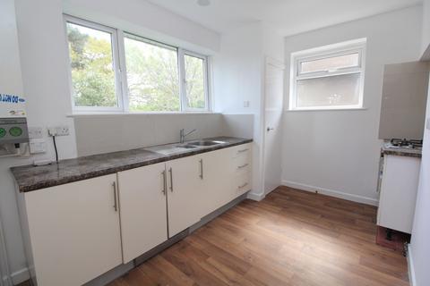 3 bedroom apartment to rent, Kings Avenue, Poole
