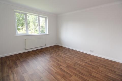 3 bedroom apartment to rent, Kings Avenue, Poole