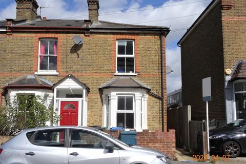 4 bedroom house share to rent, Alfred Road, Kingston upon Thames, KT1 2TZ