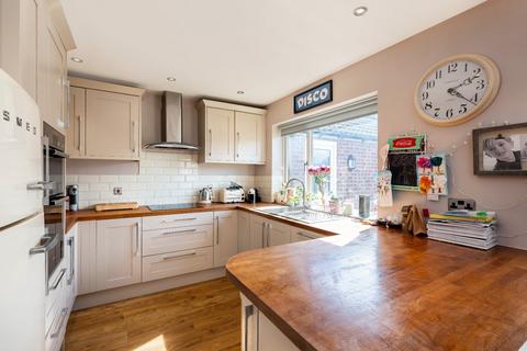 4 bedroom semi-detached house to rent, Cherry Wood Crescent, Fulford, York, YO19
