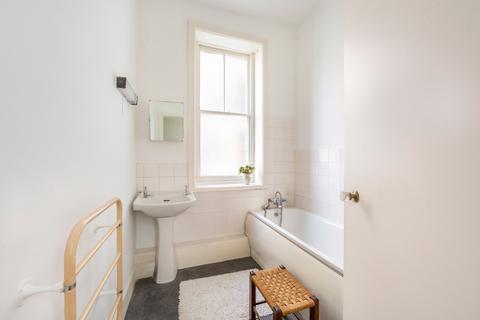 1 bedroom flat for sale, Kings Gardens, West Hampstead, London