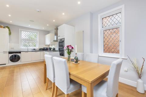 4 bedroom flat for sale, The Avenue, Queens Park, London