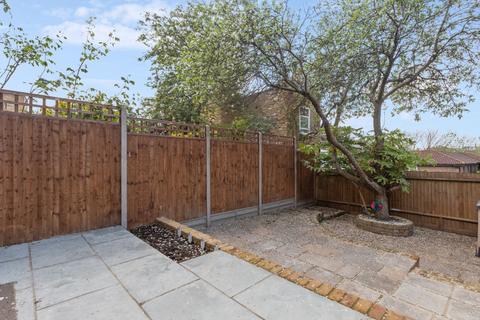 2 bedroom terraced house for sale, Wandsworth Road, London
