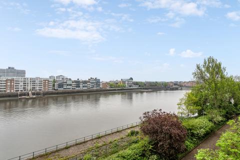 2 bedroom flat for sale, William Hunt Mansions, Harrods Village, Barnes, London