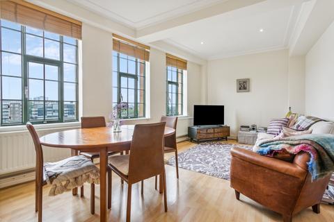 2 bedroom flat for sale, William Hunt Mansions, Harrods Village, Barnes, London