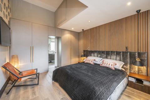 5 bedroom semi-detached house for sale, Chartfield Avenue, London