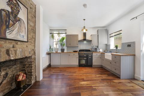 151a Fawe Park Road, London, SW15 2EG