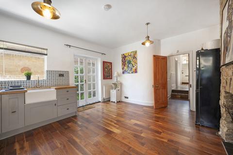 151a Fawe Park Road, London, SW15 2EG