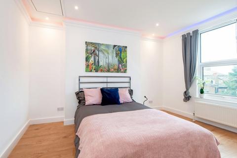 1 bedroom flat to rent, Fernhead Road, London