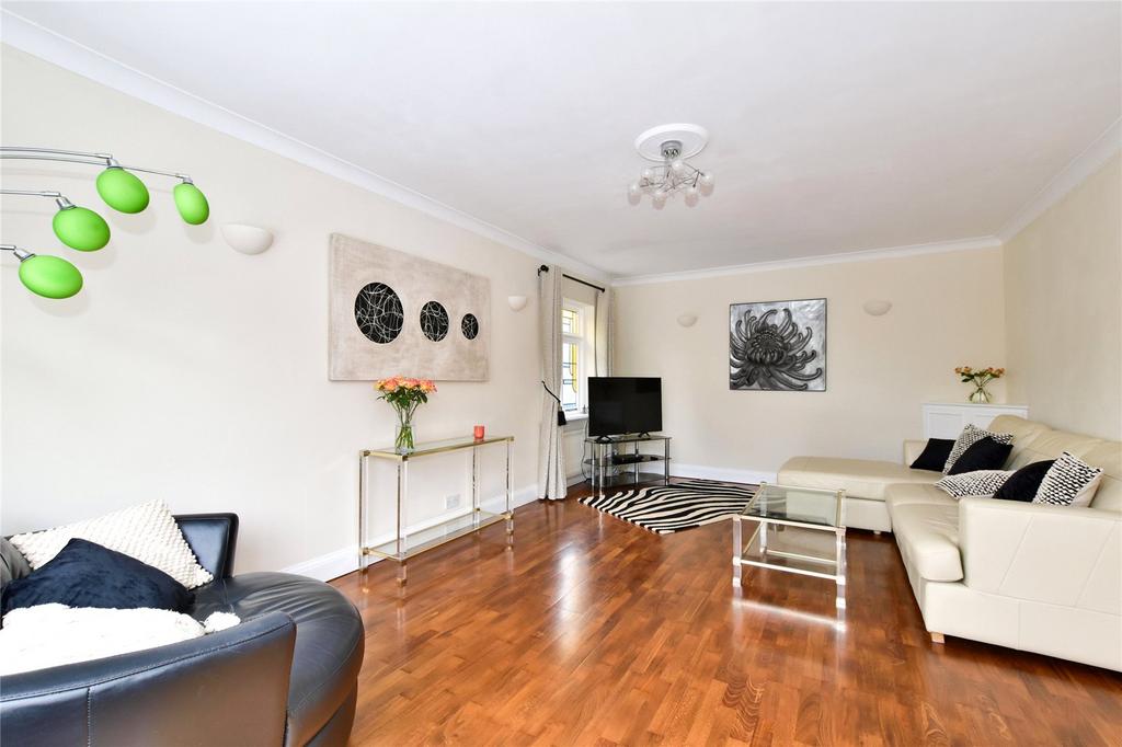Parkside Drive, Watford, Hertfordshire, WD17 5 bed semidetached house