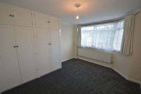 3 bedroom semi-detached house to rent, Little Heath Road, Bexleyheath, DA7
