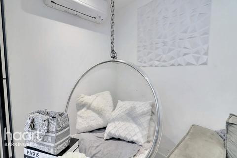 40 Abbey Road, Ilford, IG2 7NB