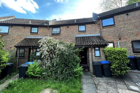 1 bedroom terraced house to rent, Nottingham Close, Woking GU21
