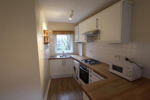 1 bedroom terraced house to rent, Nottingham Close, Woking GU21